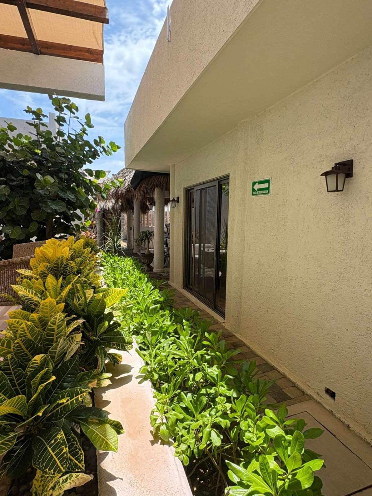 Villa Marena Hotel Boutique Коюка-де-Бенитес Экстерьер фото